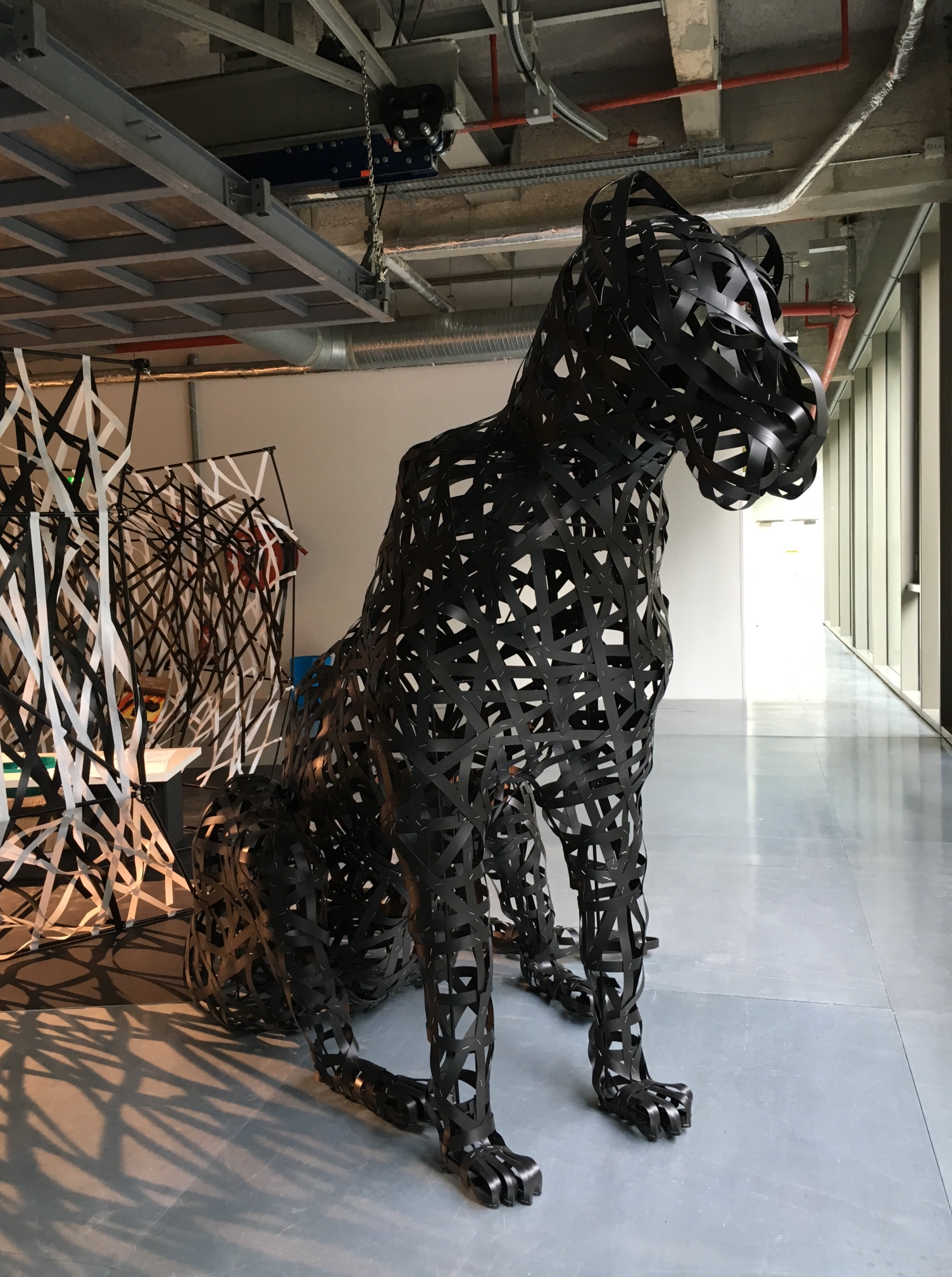 une panthère pour l'installation Jungle Battle, dans le cadre de l'expo PLAY! aux Docks, été 2016