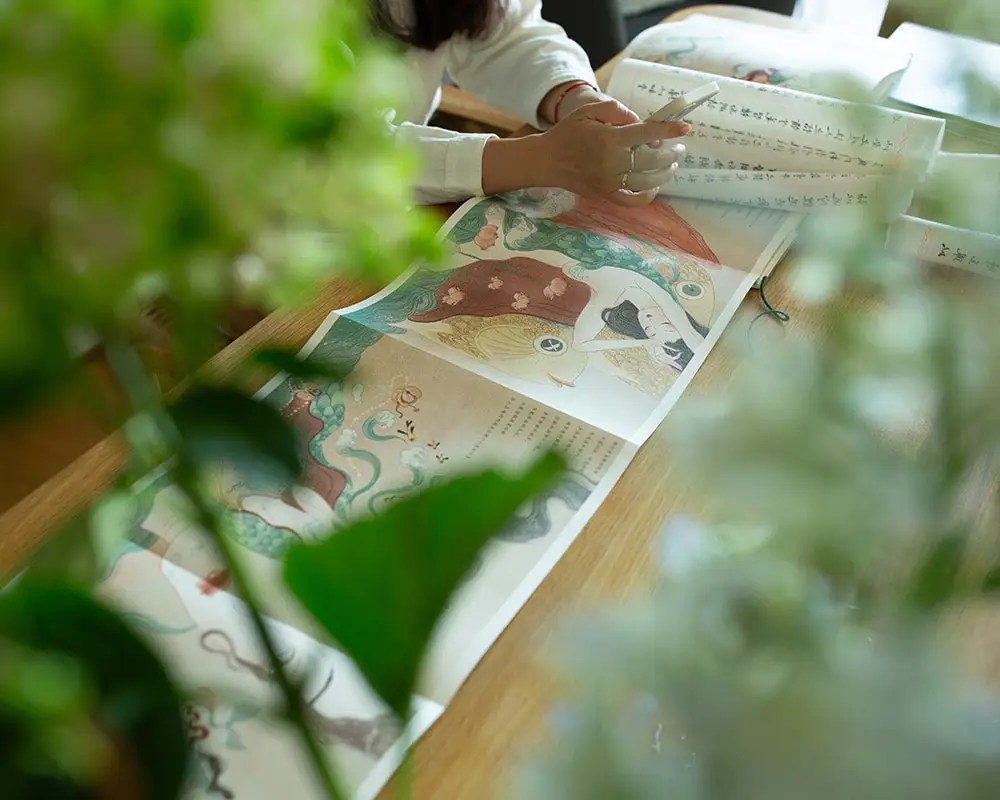 chinesische Kalligrafie mit Blumen