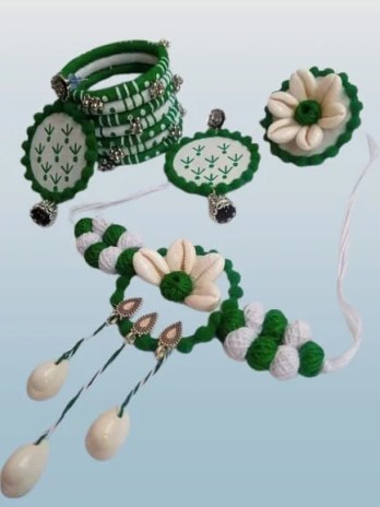 Neckpiece 019