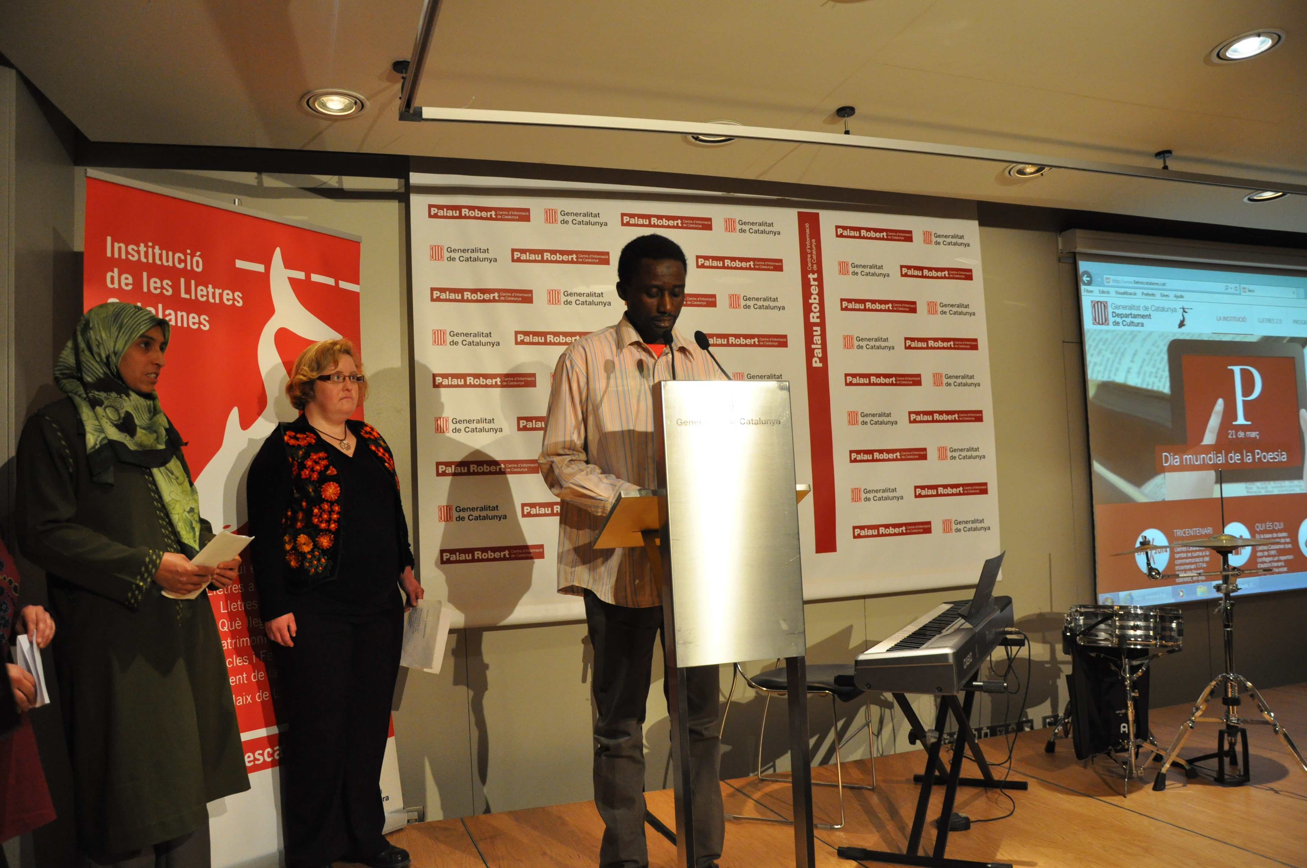 Dia Mundial de la Poesia - 9 Foto: L.Bernis