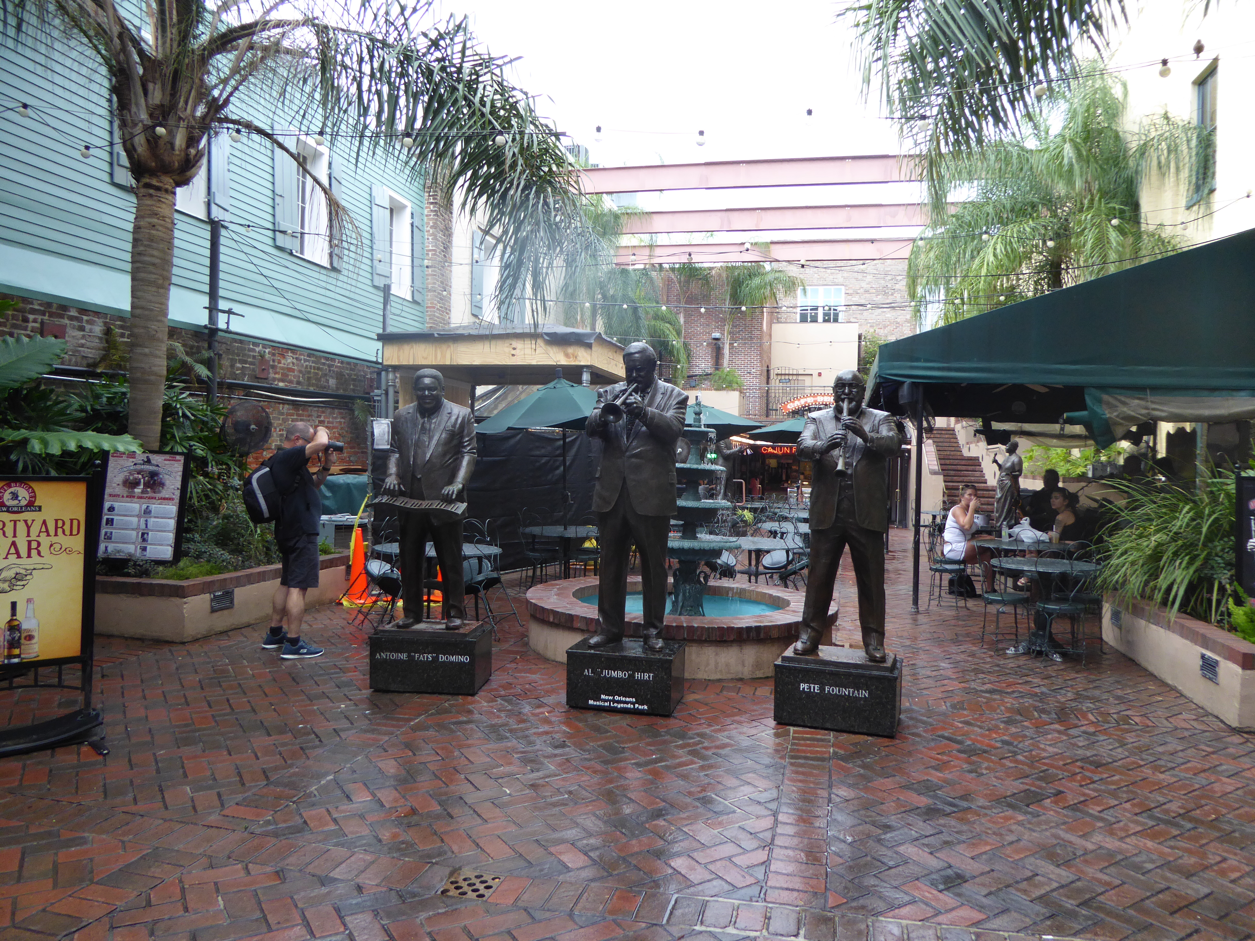 The Cafe Beignet has a live jazz band playing