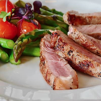 Côte de bœuf rôtie aux herbes