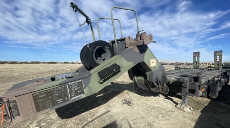 M1000 70 ton heavy equipment transporter