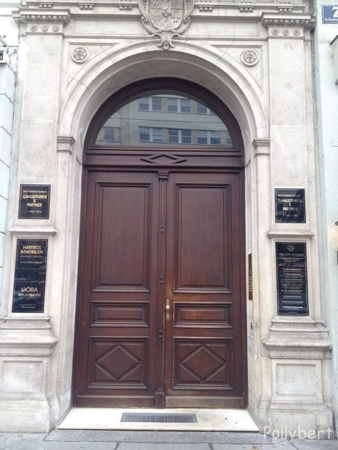 door 1. district