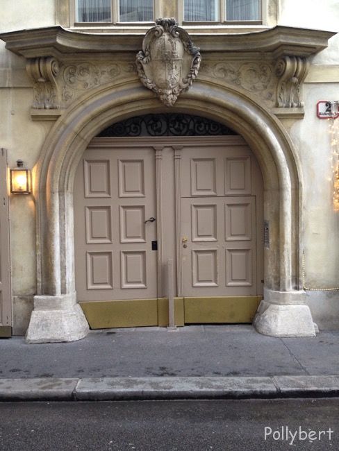 door 1. district