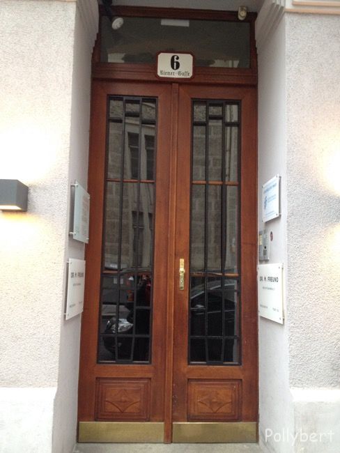door 1. district