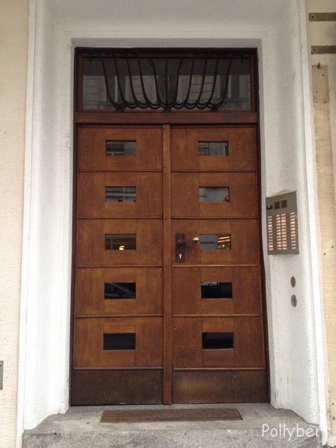 door 1. district