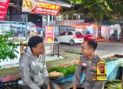Bhabinkamtibmas Desa Batukaras Sambang Warga, Imbau Antisipasi Cuaca dan Jaga Keamanan