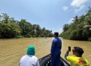 SATPOLAIRUD POLRES PANGANDARAN AMANKAN PIALA PANGLIMA TNI DI GREEN CANYON, GUNAKAN RUBBER BOAT UNTUK KAWAL SUP MARATHON