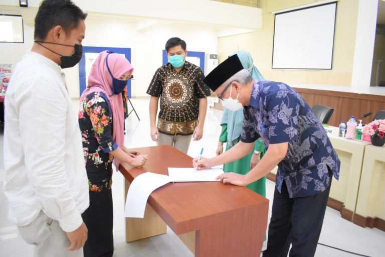 Public poster competition dekan cup v, 2012 fkik univ. Penyusunan Rencana Strategi (RESTRA) Program Studi Diploma ...