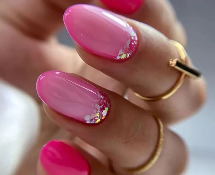 Chic short pink almond nail designs for elegant spring style