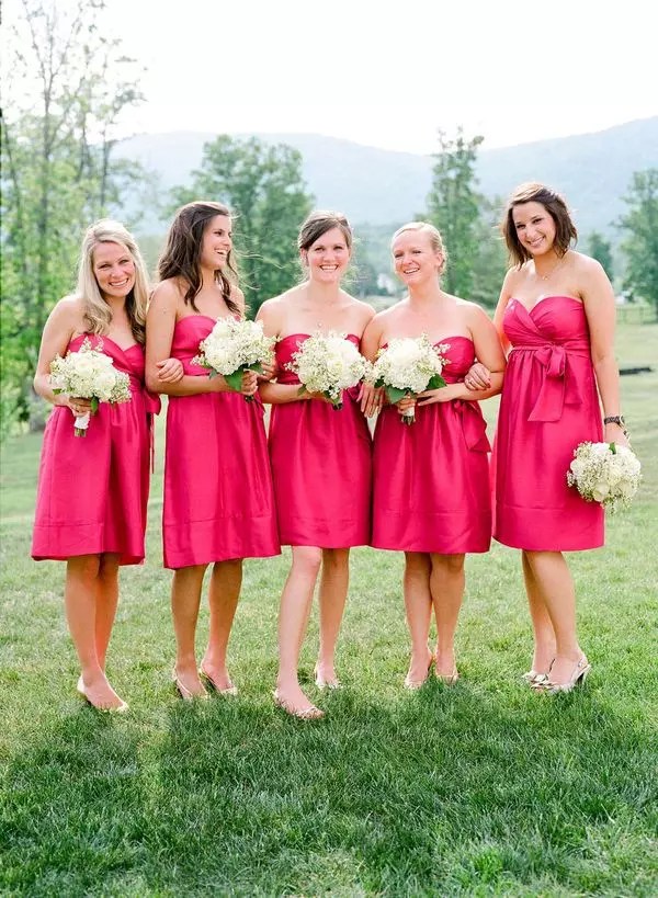 Elegant & cozy: 20 pink bridesmaid dresses for garden weddings