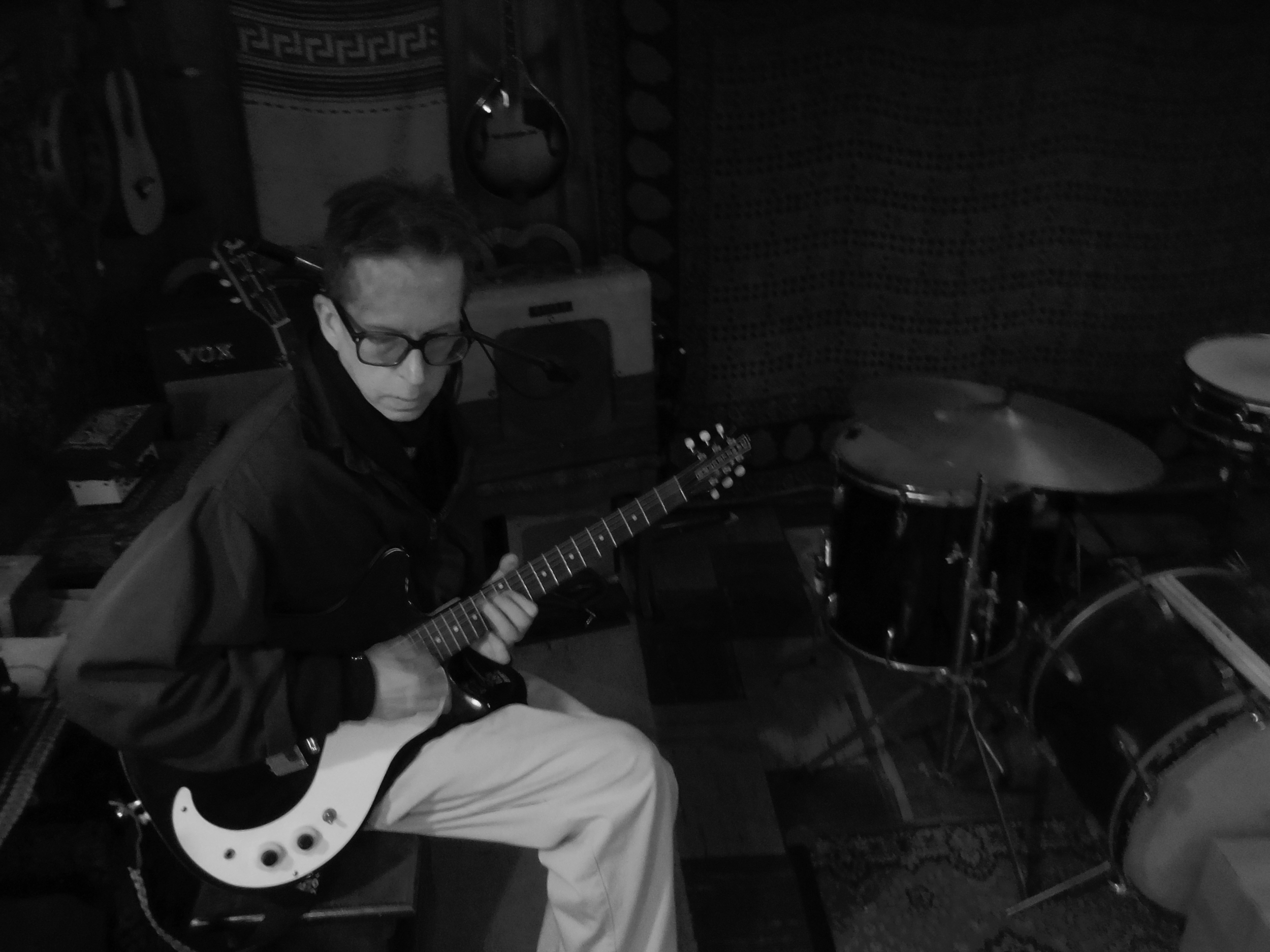 Album Review: Glenn Mercer, “Incidental Hum” – Popdose