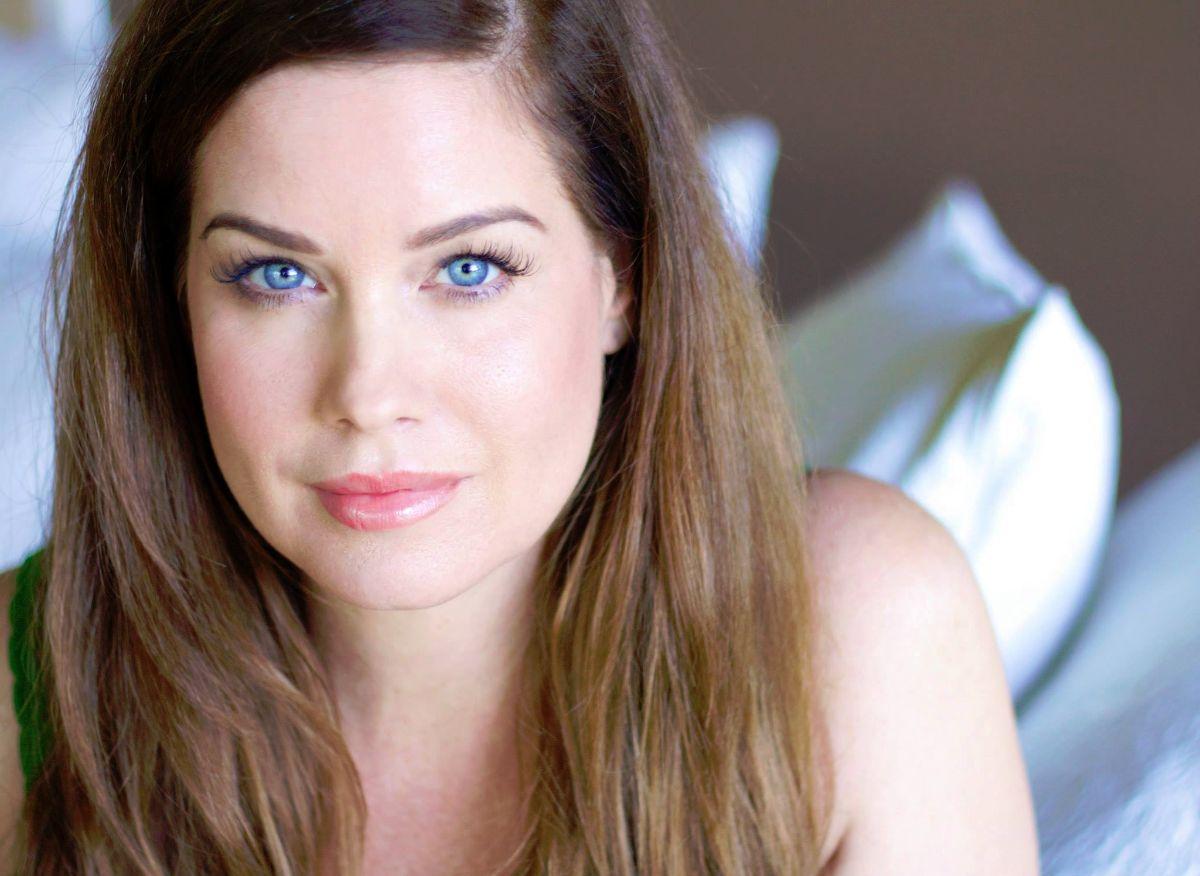 Pop Geeks' Flashback Interview: Carrie Stevens - popgeeks.com