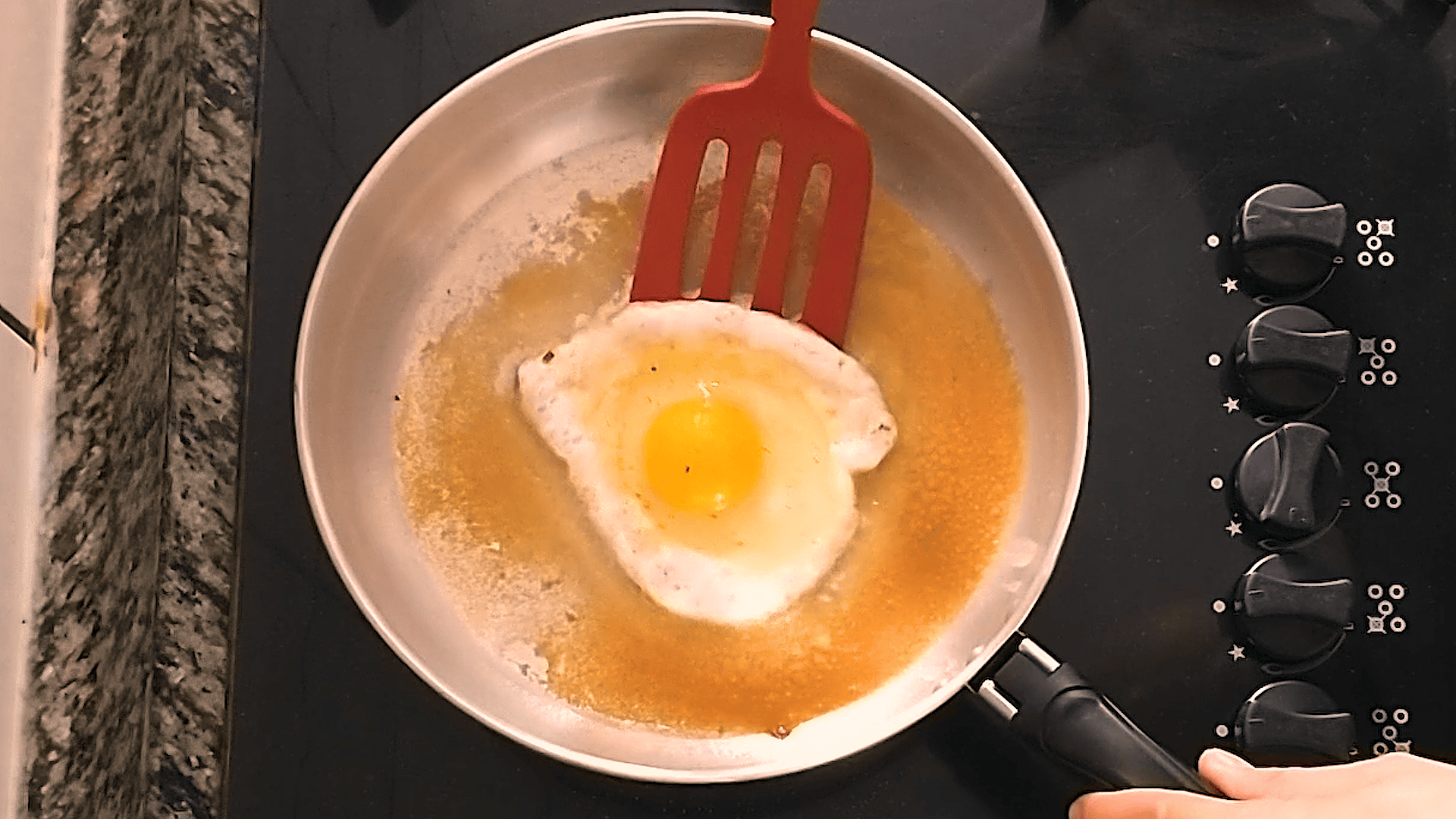 (Dica) Como Transformar uma Panela Normal em Antiaderente