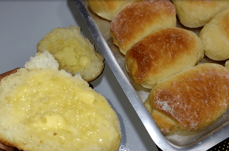 COMO FAZER PÃO CASEIRINHO SEM ROLO NEM CILINDRO - MUITO MACIO E FÁCIL DE FAZER
