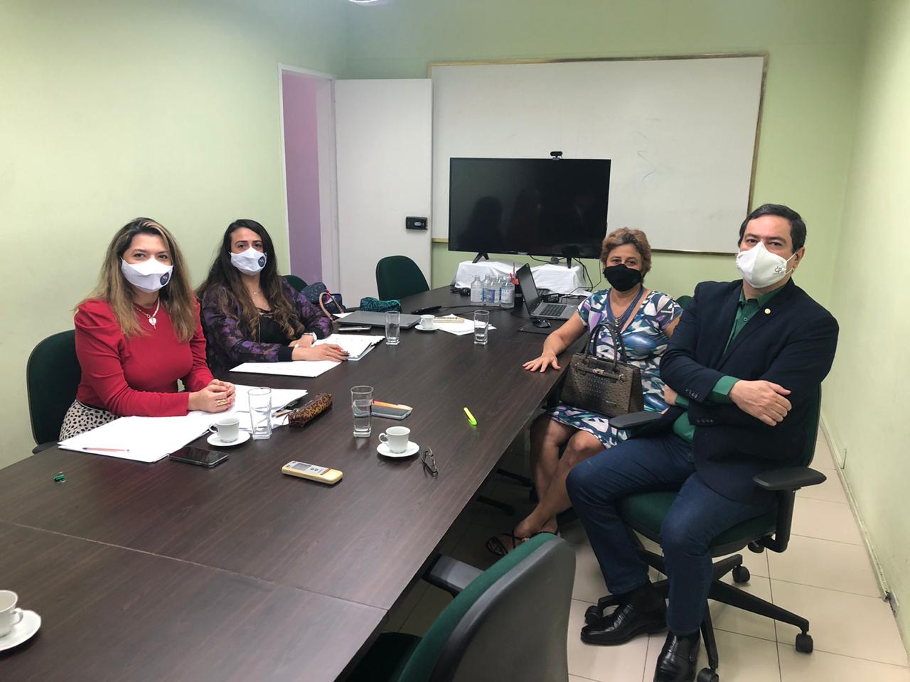 Read more about the article Diretoria da ADPEP e Subdefensora Geral se reúnem com servidora do IGEPREV responsável por assuntos relacionados a aposentados e aposentadas