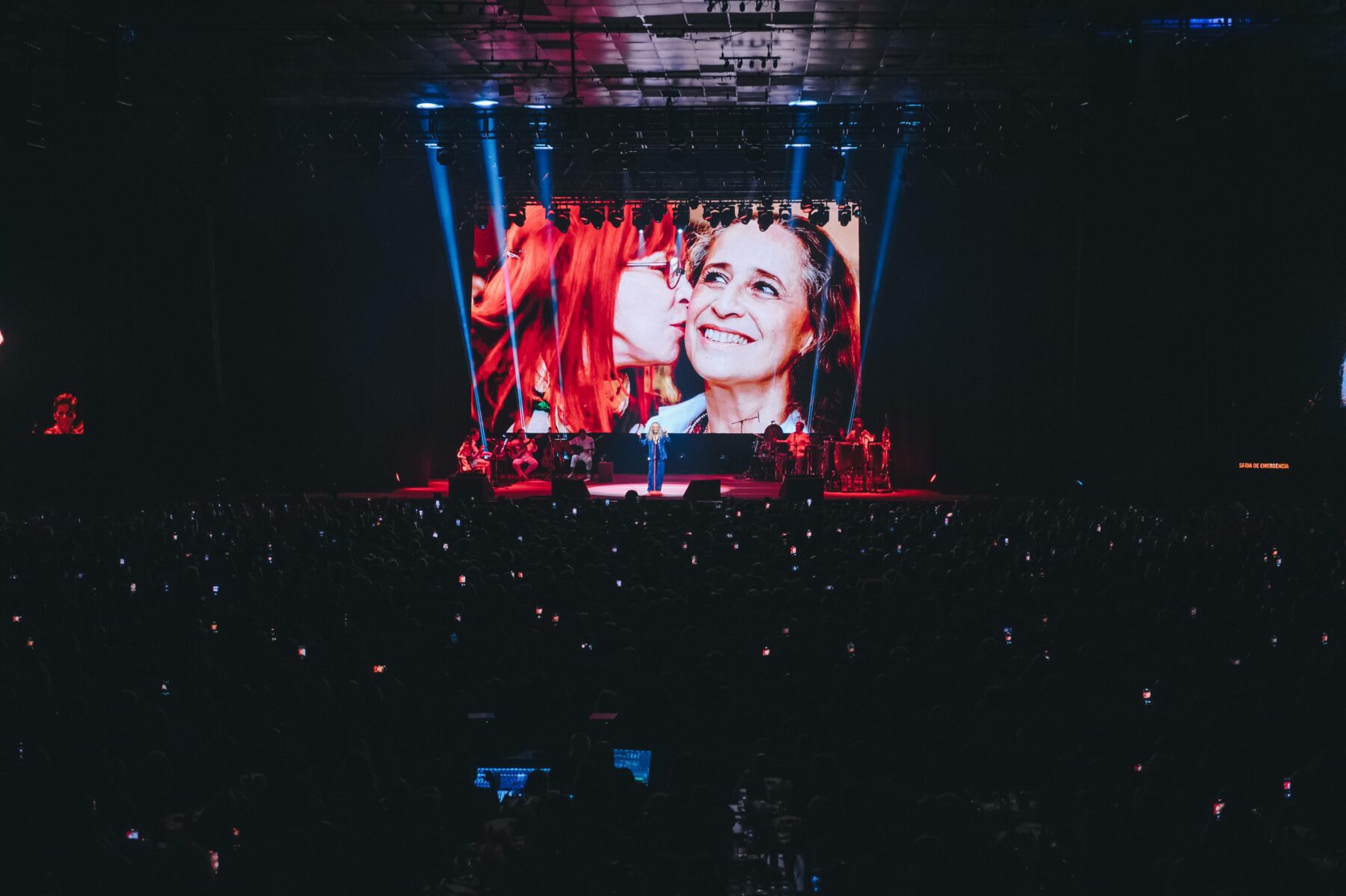 Maria Bethânia em show da turnê 'Fevereiros', no Espaço Unimed, casa na zona oeste de São Paulo | Camila Cara - 9.mar.2024/Divulgação