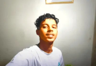 Image default