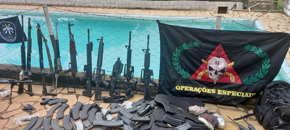 LIBERADO AS IMAGENS DOS CORPOS – 25 suspeitos de roubos a bancos são mortos durante troca de tiros com PM, PRF e Bope em Varginha, MG