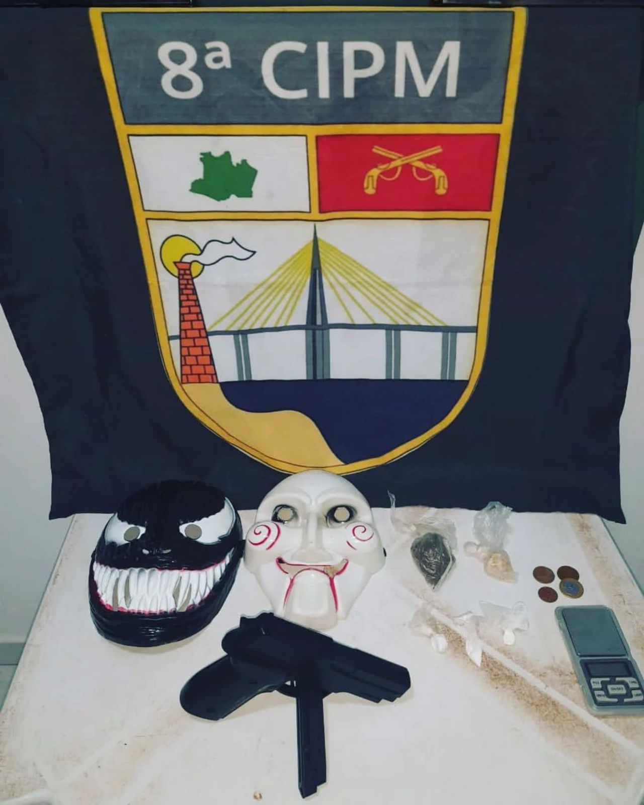 Policia de Iranduba  desmantela quadrilha que agia no bairro Novo Amanhecer comercializando drogas na maior cara de pau