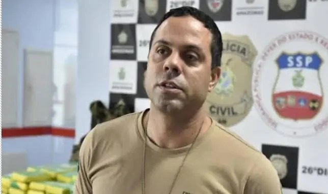 JUSTIÇA DECRETA PRISÃO DE DELEGADO SUSPEITO DE EXTORSÃO APÓS ELE PUBLICAR VÍDEO COM GESTO OBSCENO E PALAVRÕES