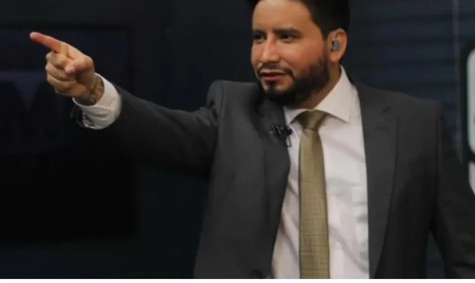 O jornalista Alex Braga tomou conhecimento, na manhã desta quarta-feira (23), de um mandado de busca e apreensão cumprido pela Policia Civil, em Manaus, oriunda de falsas acusações atribuídas à ele em um processo criminal.