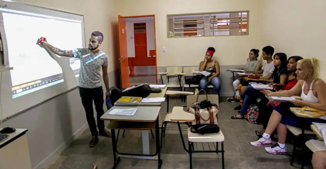 Educação -Pé-de-Meia encerra 2024 com quase 4 milhões de beneficiados