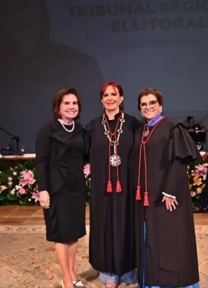Conselheira-presidente do TCE-AM participa de posse histórica no TRE-AM