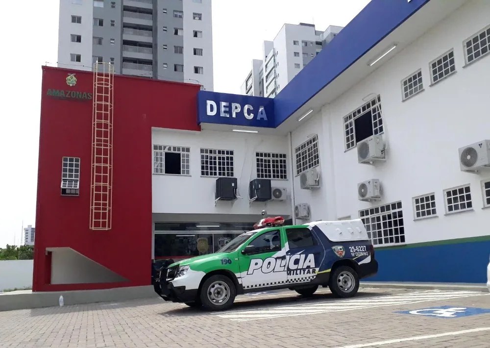 Em Manaus, homem é preso suspeito de agredir e abusar adolescente em ônibus