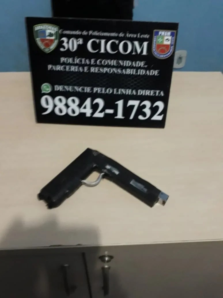 30ª Cicom, detém homem do regime semiaberto com simulacro de arma de fogo