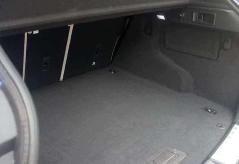 Após sequestro relâmpago, motorista de app é resgatado em porta-malas de carro