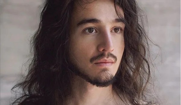 Suposta foto de parte íntima do Tiago Iorc vaza nas redes sociais; Web vai à loucura com o tamanho do documento