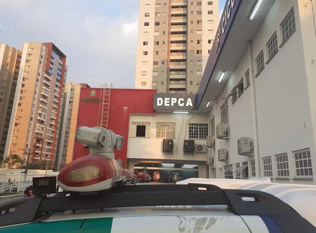 Criminosos causam terror em assalto a ônibus da linha 414
