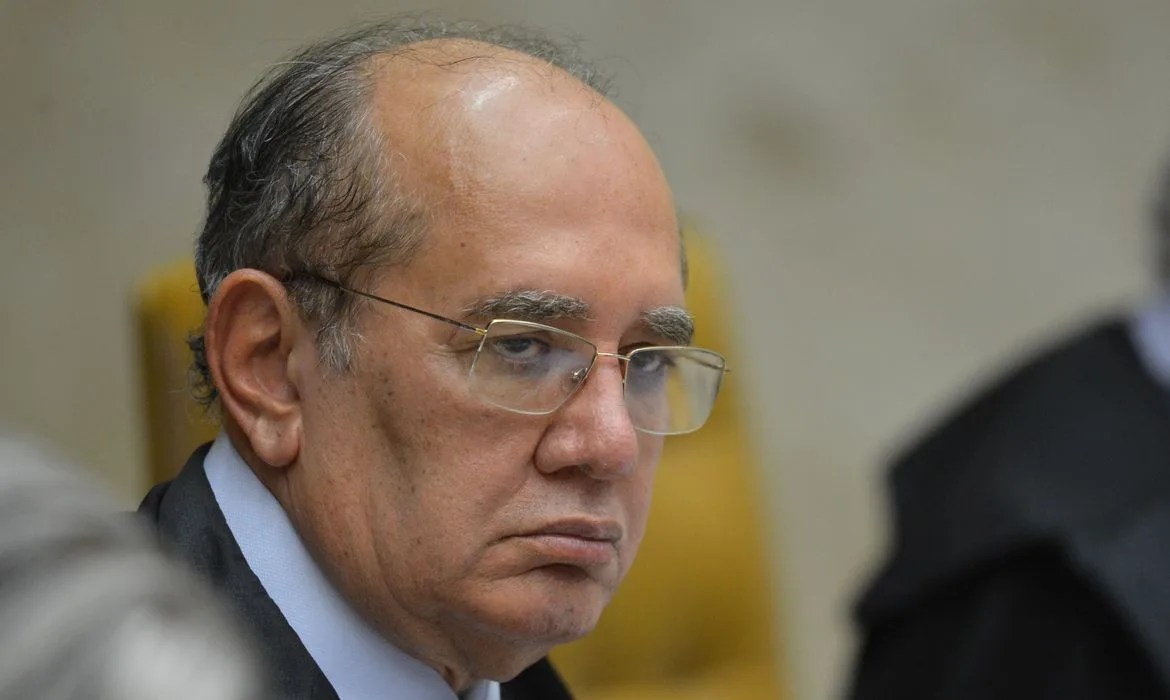 Gilmar Mendes suspende efeitos de veto sobre uso de máscaras em presídios