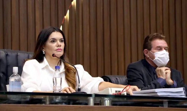 Comissão aprova parecer que pede arquivamento do processo de impeachment