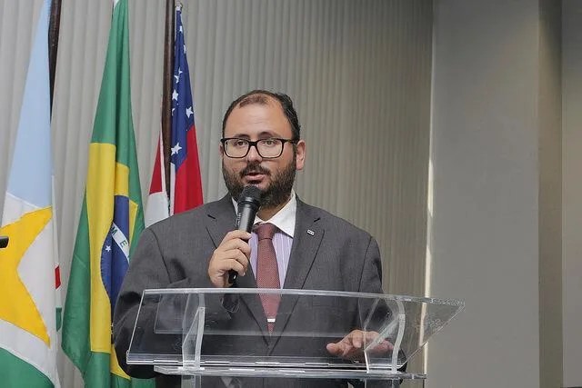 Homem é preso por roubo de veículo no bairro Nova Cidade
