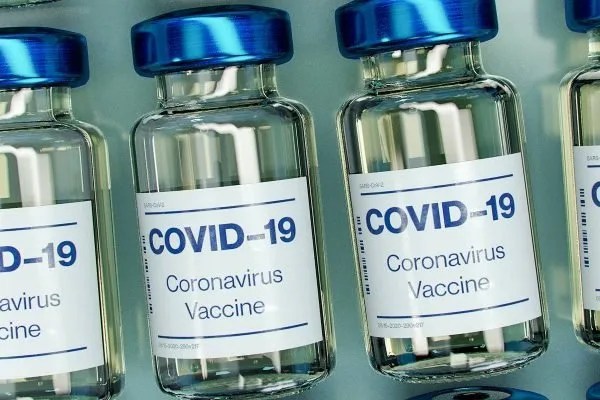 Covid-19: Ministério da Saúde alerta sobre golpes ligados a vacinação