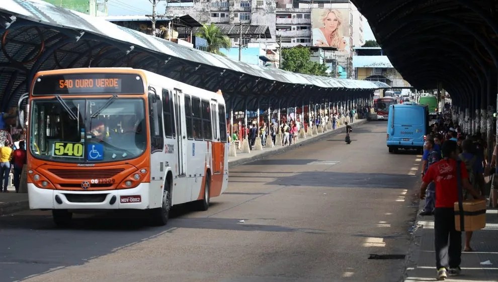 Devido decreto, prefeitura reduz circulação de ônibus coletivos em Manaus