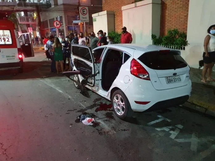 Vídeo: Motorista alcoolizado atropela policial que colocava filha em cadeirinha