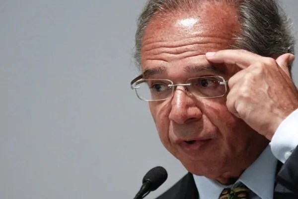 Guedes não descarta novo auxílio, mas reclama de dinheiro “para baile funk”