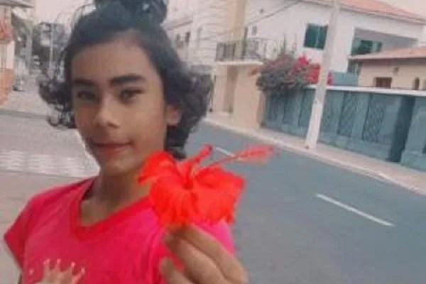 Jovem trans de 13 anos foi morta a pauladas por cobrar dívida de R$ 50