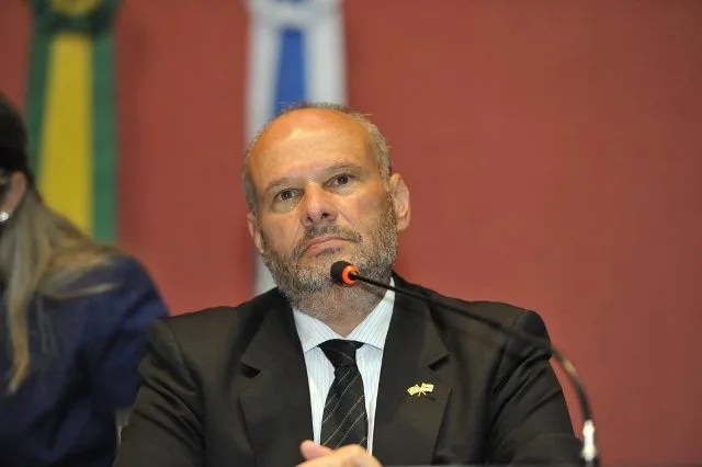 Pedidos de David Almeida para cancelar atos de Arthur é rejeito por presidente do TCE