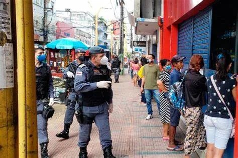 Em Manaus, justiça manda fechar atividades não essenciais por 15 dias