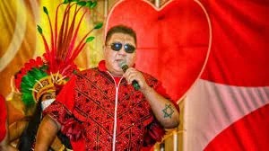 Após 16 dias na UTI, David Assayag recebe alta e continua tratamento em casa