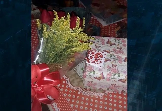 Mulher recebe flores e caixa com bomba caseira; ex-namorado é suspeito