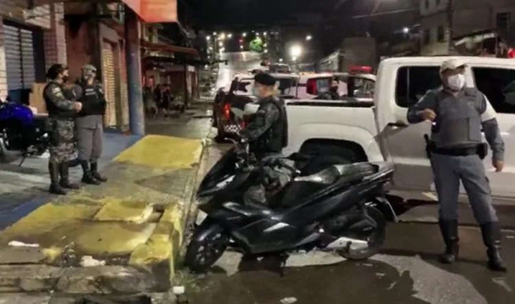 Militares da Marinha são detidos em festa clandestina na Cachoeirinha