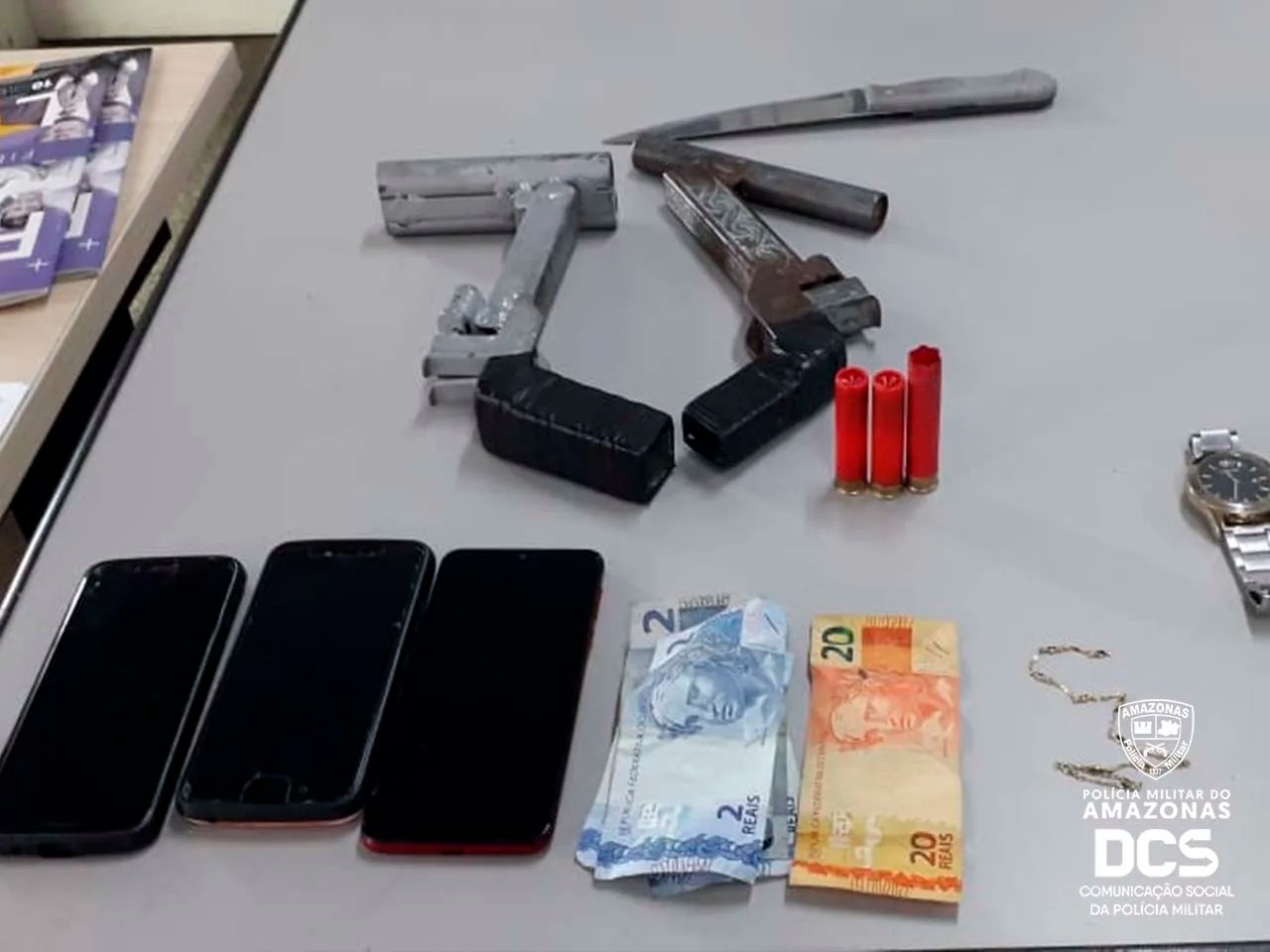 Após aterrorizar passageiros, trio que assaltou ônibus é preso em Manaus