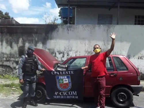 Policiais militares recuperam veículos com restrição de furto na zona Leste