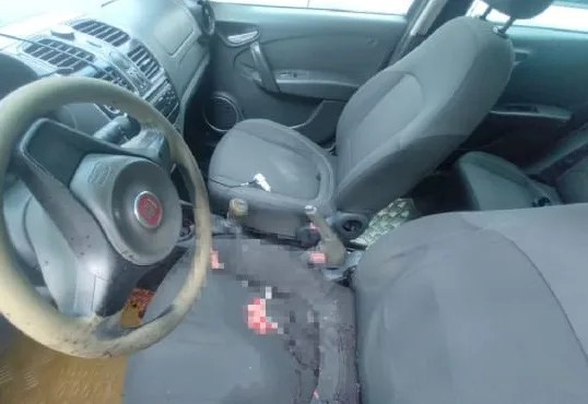 Com tiro na cabeça, corpo é encontrado dentro de carro estacionado em Manaus